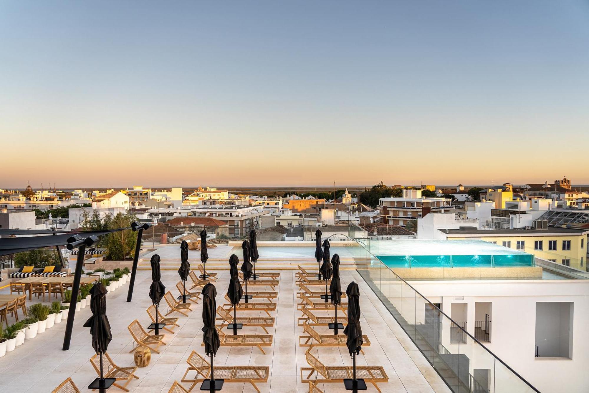 فندق 3Hb فارو المظهر الخارجي الصورة Rooftop pool at the Hotel